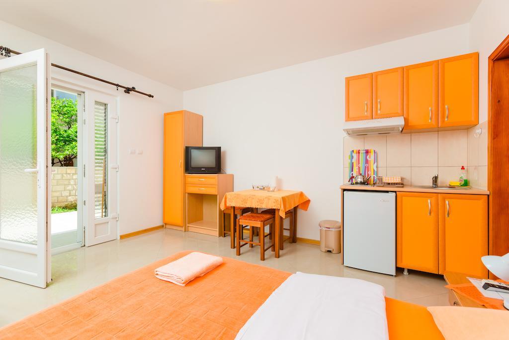Rosic Apartments Tivat Zimmer foto